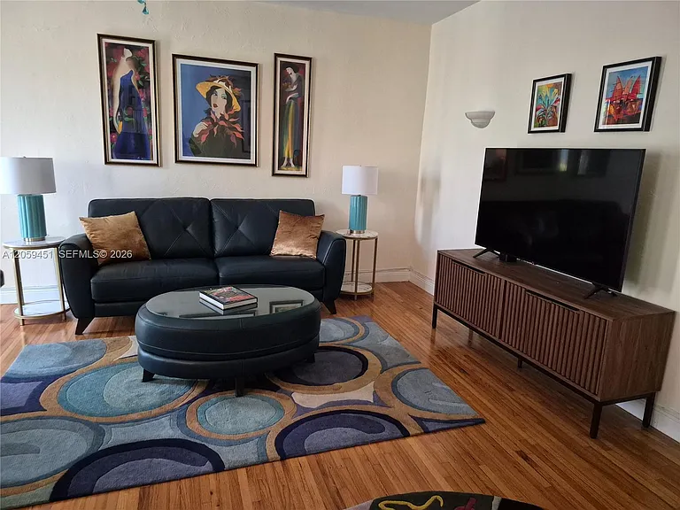 659 Meridian Ave #14 — Photo 1