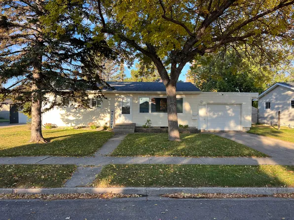 118 S High St, Aberdeen, SD 57401