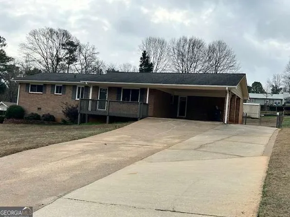 4642 Elmhurst Dr, Douglasville, GA 30135