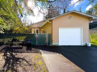 675 SE East Slope Rd, Toledo, OR 97391