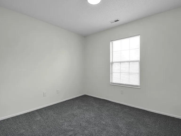 Coventry Apartments — Photo 10