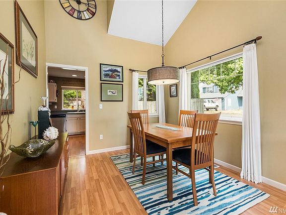 5th image of 11043 Peony Pl NW