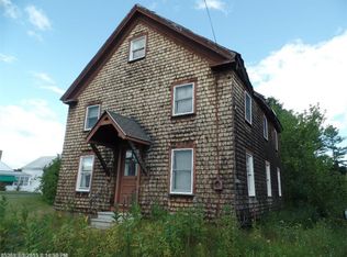 27 Main St, Sumner, ME 04292