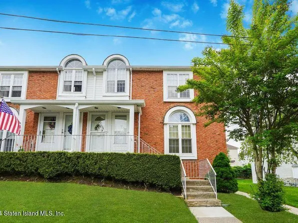 40 Village Ln #B, Staten Island, NY 10312