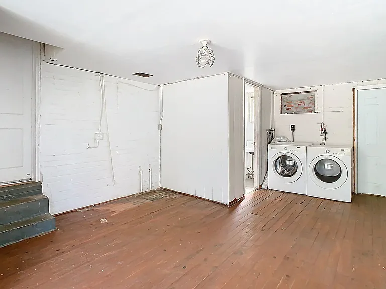 401 E Lambright St — Photo 32