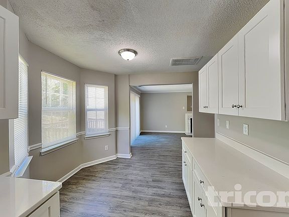 5th image of 235 Chattaroy Dr