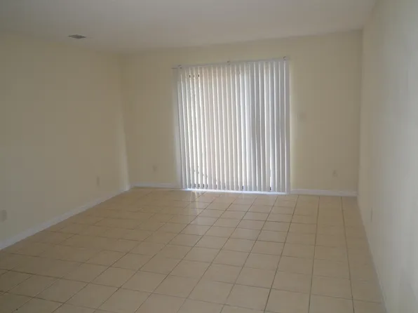 1610 Green Briar Pkwy APT 4, Gulf Breeze, FL 32563