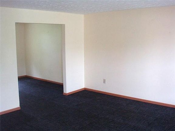3rd image of 4856 Hollybriar Ct