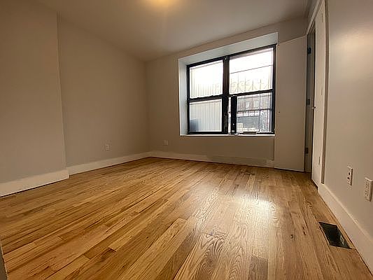 1st image of 347 Vernon Ave APT 3