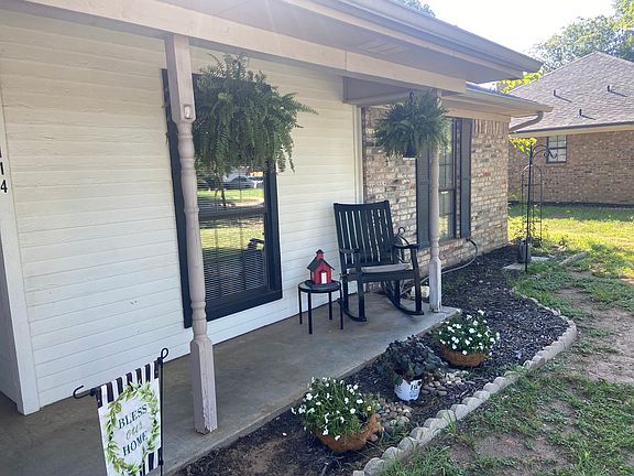 5th image of 1114 Dove Hollow Rd