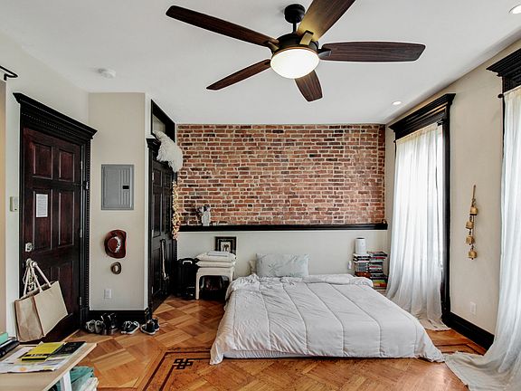 3rd image of 1261 Dean St Floor 3
