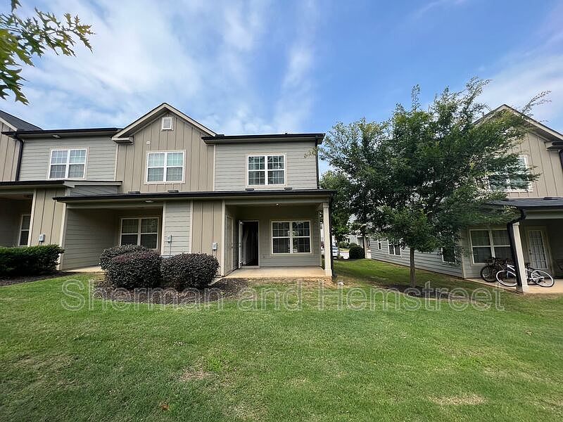 1st image of 104 Joiner Cir