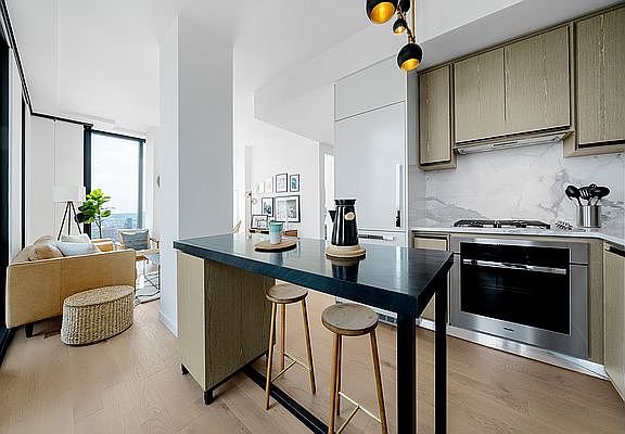 2nd image of 626 1st Ave APT W44b