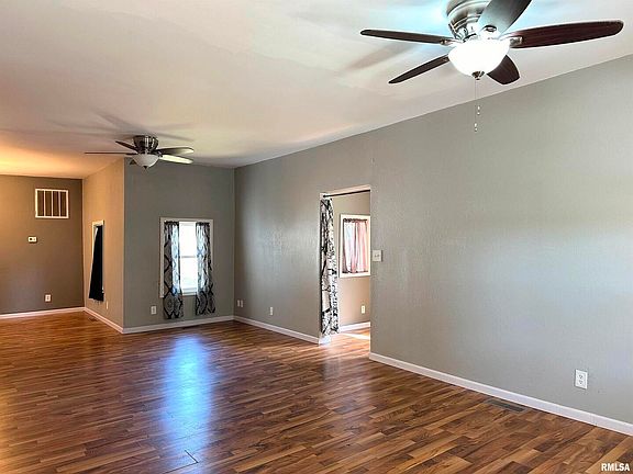 4th image of 204 S Parkhill St