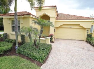 9689 Via Grande W, Wellington, FL 33411