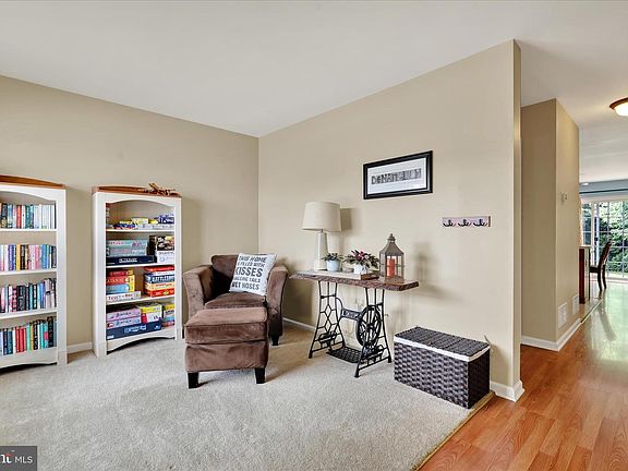 3rd image of 105 Marquis Dr