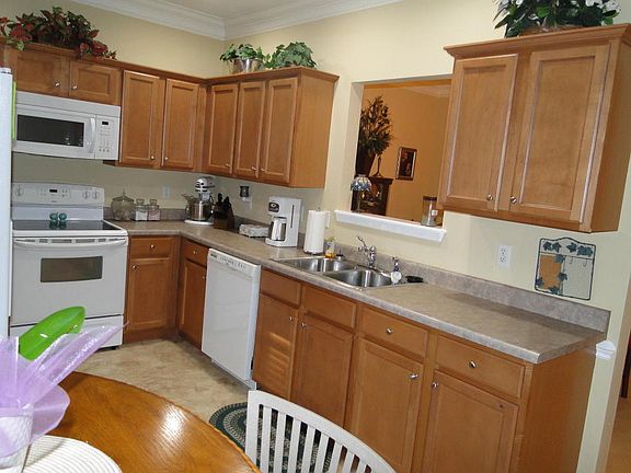 5th image of 916 McKenzie Meadows Way #15