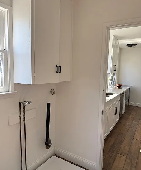 laundry room just off kitchen