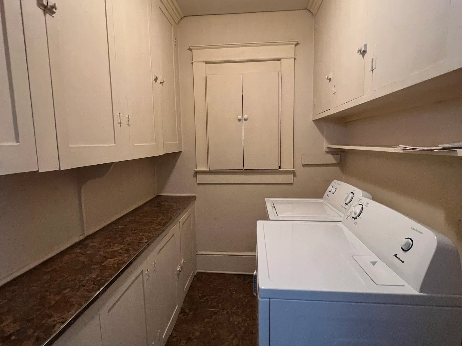 3571 Winchester Avenue — Photo 4