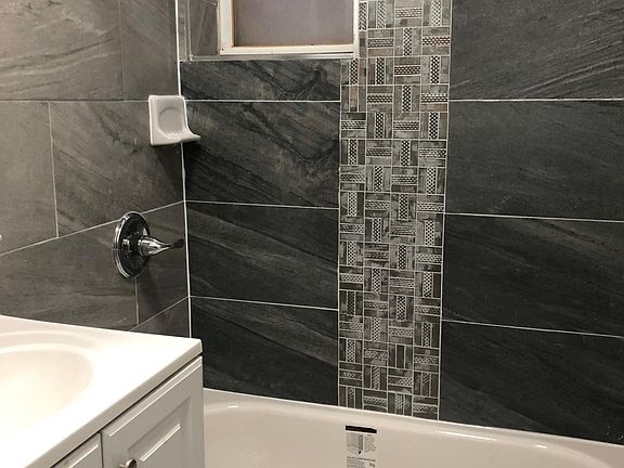 5th image of 648 Coster St #1