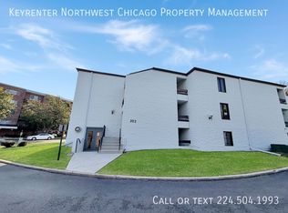 302 W Miner St APT 1A, Arlington Heights, IL 60005