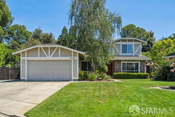 4 bed, 3.0 bath, 2479 sqft, $5,100 — Photo 2