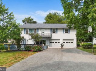 2035 Greenbriar Rd, York, PA 17404