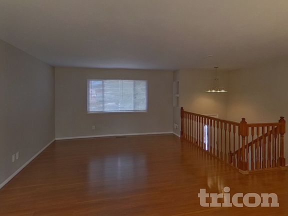 3rd image of 4840 Windward Cir