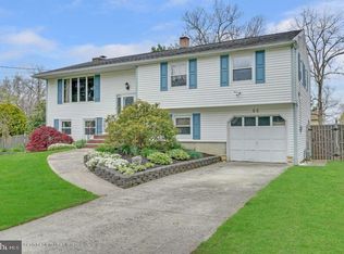 66 Patrician Dr, Toms River, NJ 08753