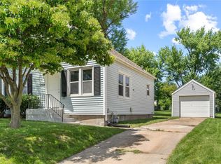 222 31st St NE, Cedar Rapids, IA 52402