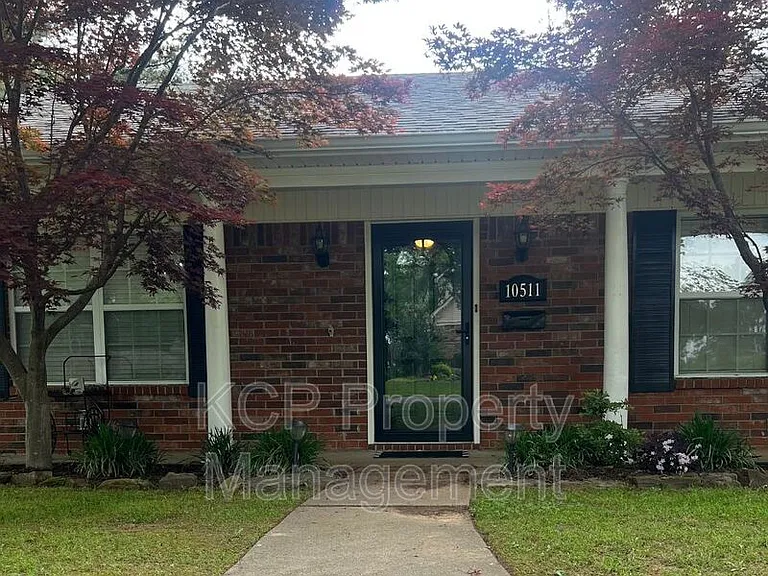 10511 Meandering Way — Photo 2