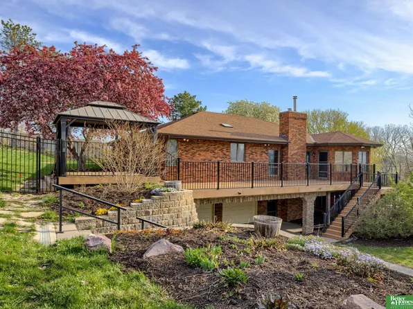 9404 Valaretta Dr, Gretna, NE 68028