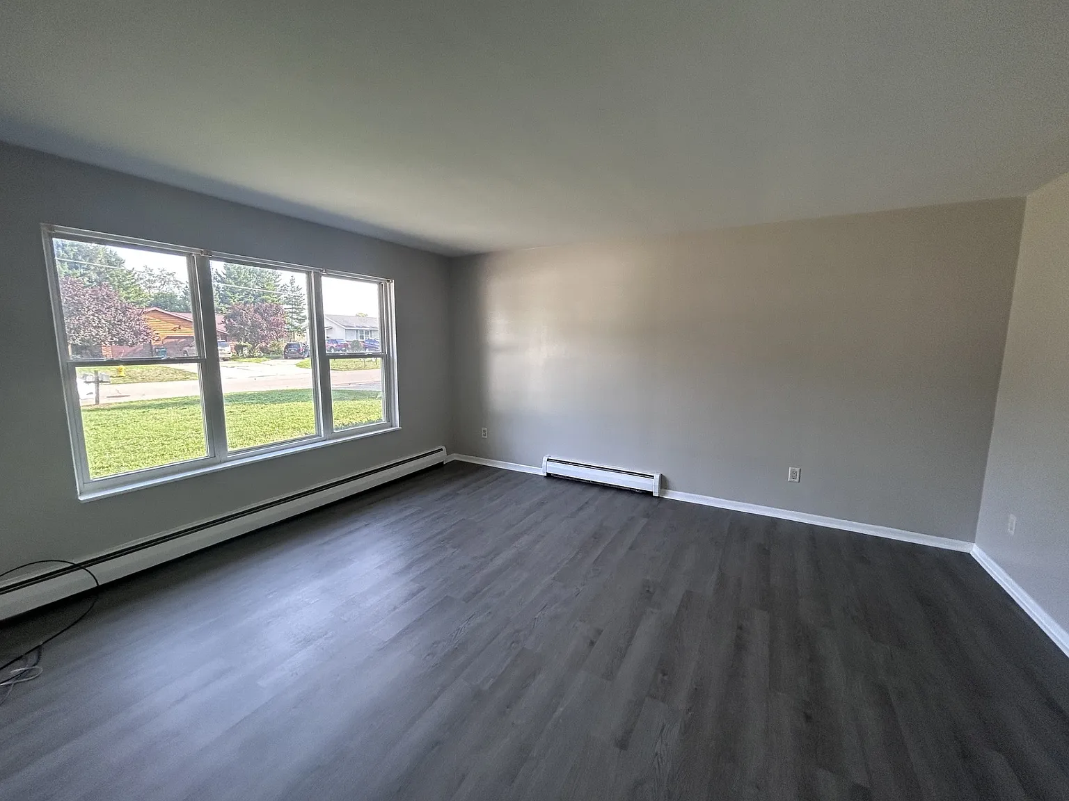 3 bed, 1600 sqft, $1,400 — Photo 2