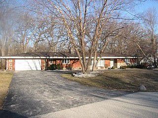 1st image of 1 Graymoor Ln