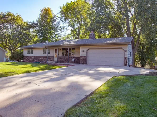 3075 21st Ln NW, New Brighton, MN 55112