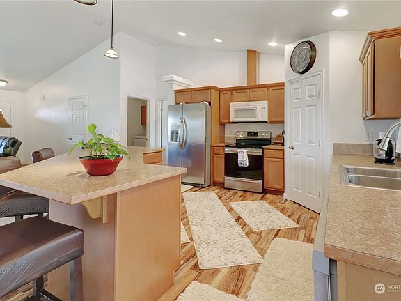 5th image of 42 Shorthorn Lane