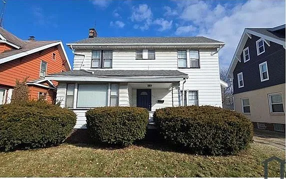 370 Lora Ave — Photo 2