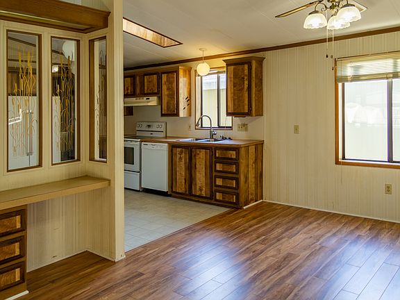 2nd image of 789 Pine Dr