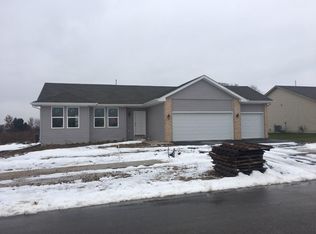 515 Birch St, Poplar Grove, IL 61065