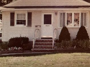 15 Eagle St, Iselin, NJ 08830