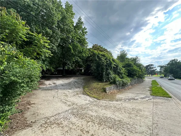 1835 E Mission Blvd, Fayetteville, AR 72703