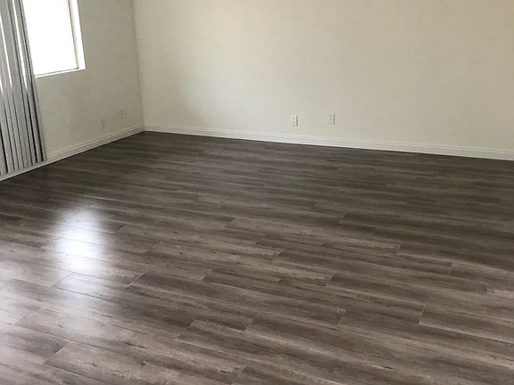 5th image of 2633 Kansas Ave #8