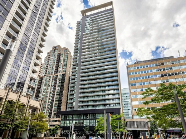 770 Bay St #513, Toronto, ON M5G 0A6