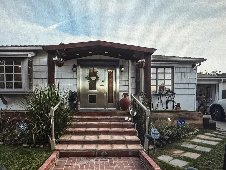 17538 Collins St — Photo 10