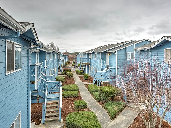 2nd image of 447 NE Ellis Way APT D201