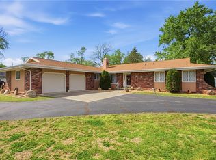 208 E Water St, Kansas, IL 61933