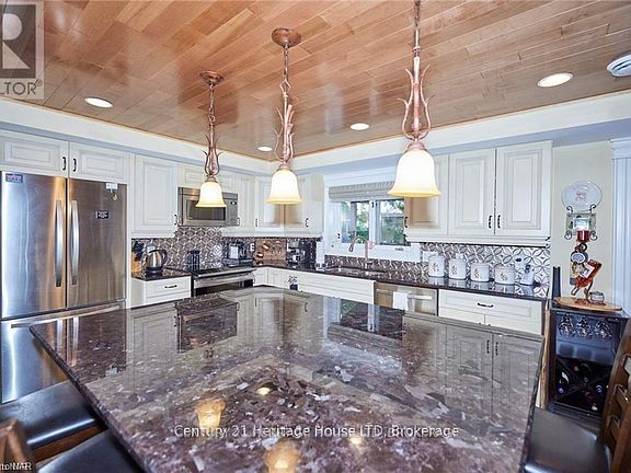 4th image of 355 Ridge Rd N