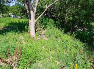 5457 S 51st St, Omaha, NE 68117