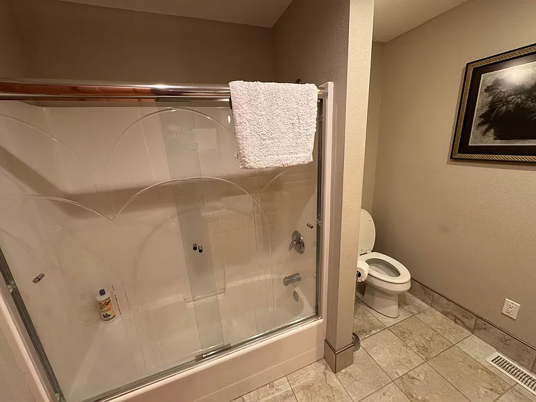 16459 Fairway Dr — Photo 25