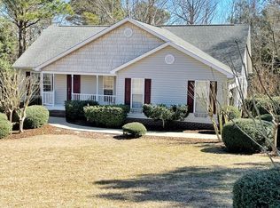 260 Queens Cove Way, Whispering Pines, NC 28327